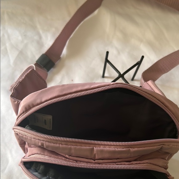 Adidas Pink Crossbody Bag with Gold Logo - Picture 3 of 7